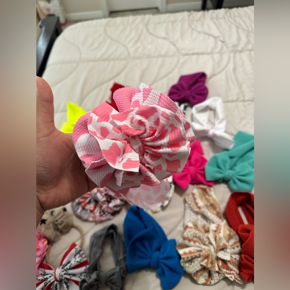 Lot of Hair Bows - Picture 7 of 10